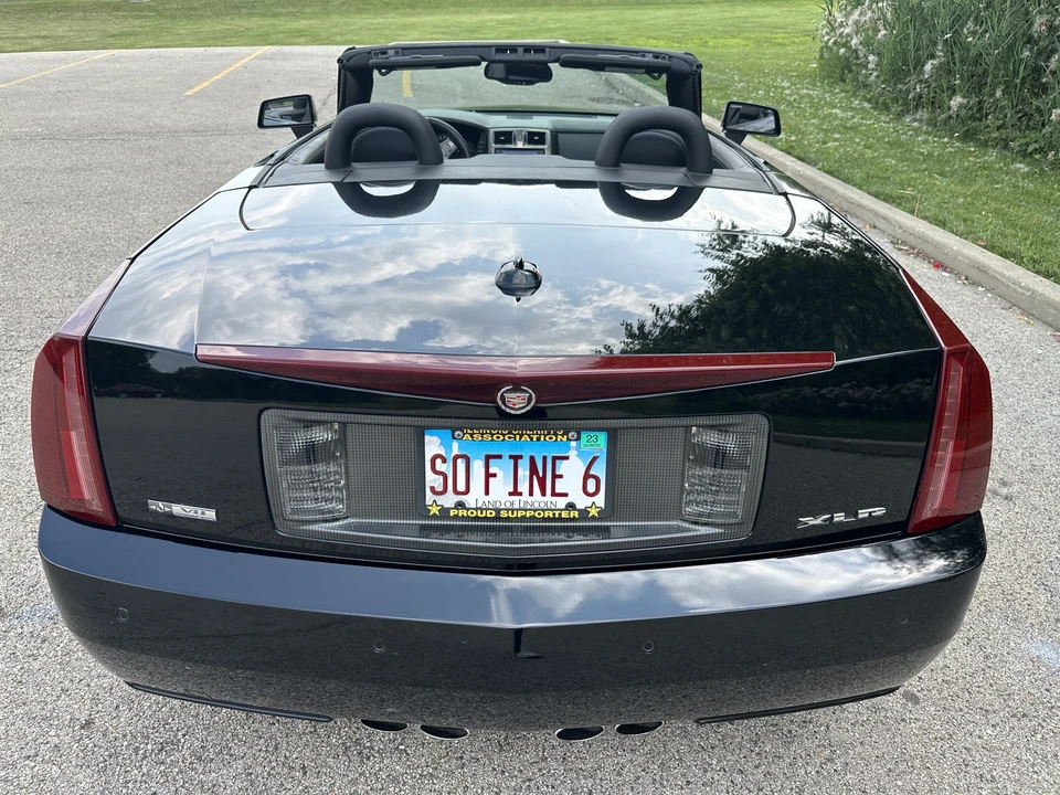 2005 Cadillac XLR - Image 10 of 31