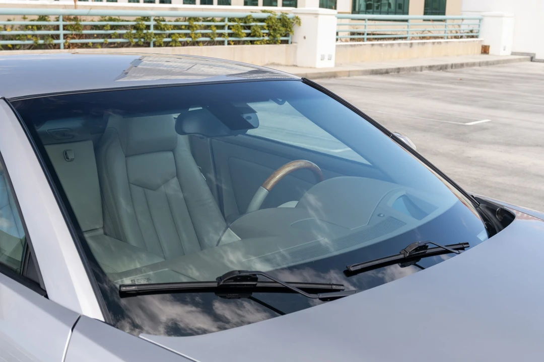 2005 Cadillac XLR - Image 29 of 31