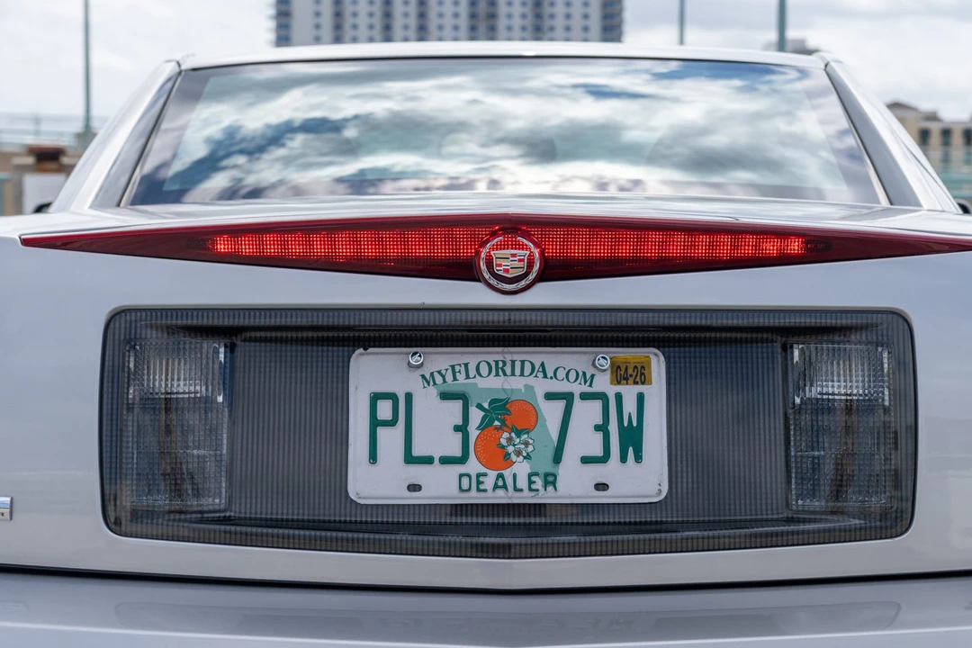 2005 Cadillac XLR - Image 20 of 31
