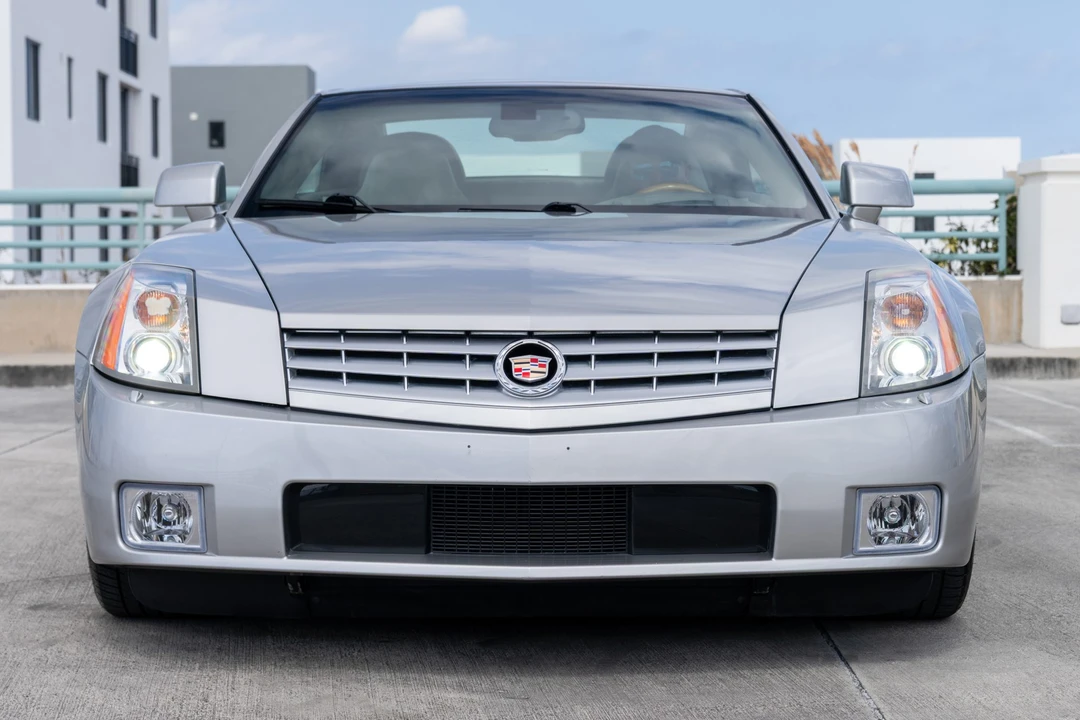 2005 Cadillac XLR - Image 16 of 31