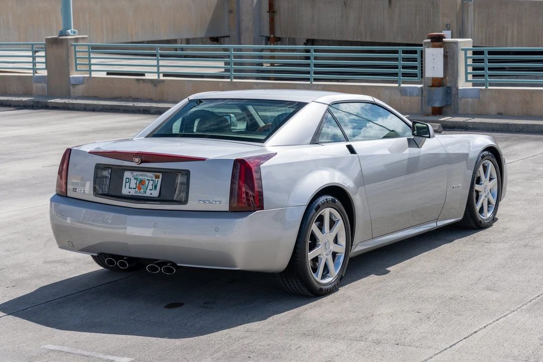 2005 Cadillac XLR - Image 13 of 31