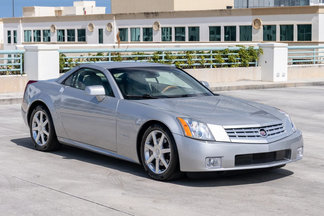 2005 Cadillac XLR - Image 15 of 31