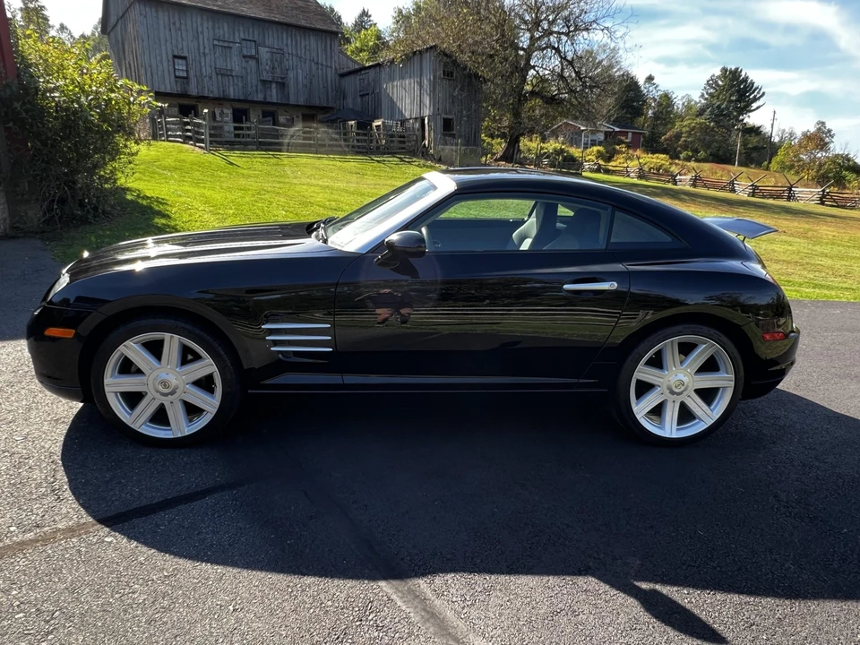 2005 Chrysler Crossfire - Image 10 of 31