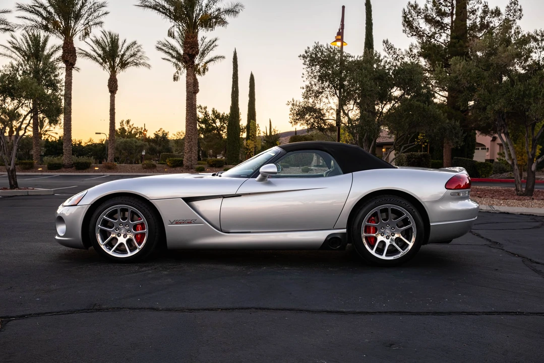 2005 Dodge Viper 3rd Gen - Image 15 of 31