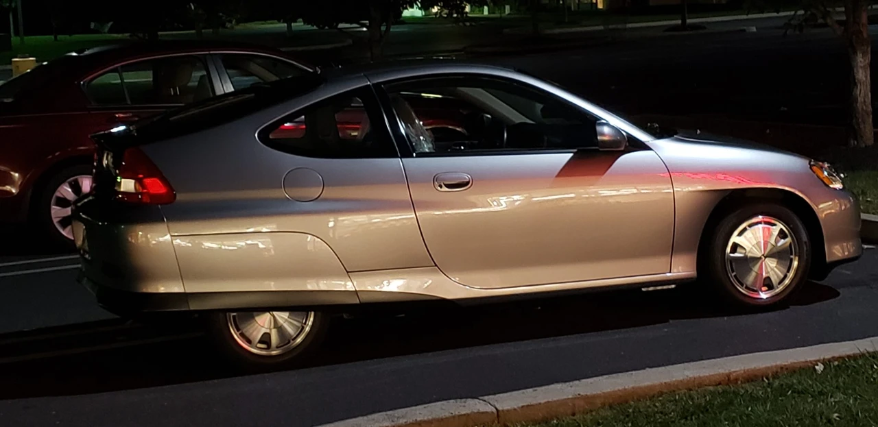 2005 Honda Insight 1st Gen - Image 11 of 31