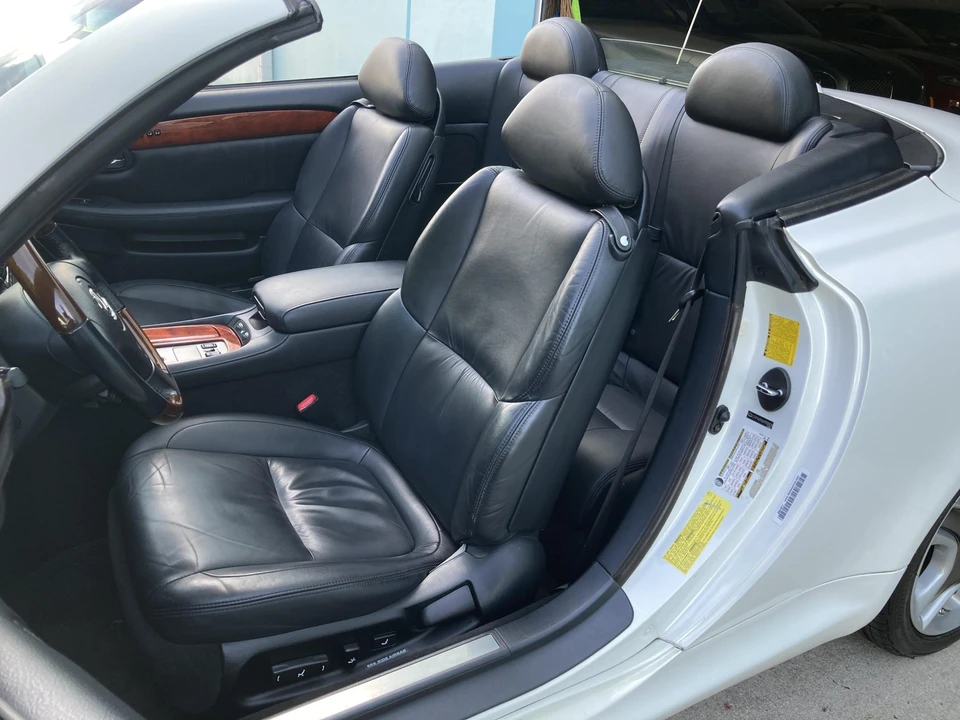 2005 Lexus SC430 - Image 14 of 31