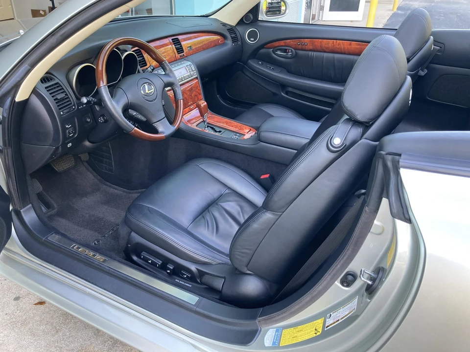 2005 Lexus SC430 - Image 13 of 31