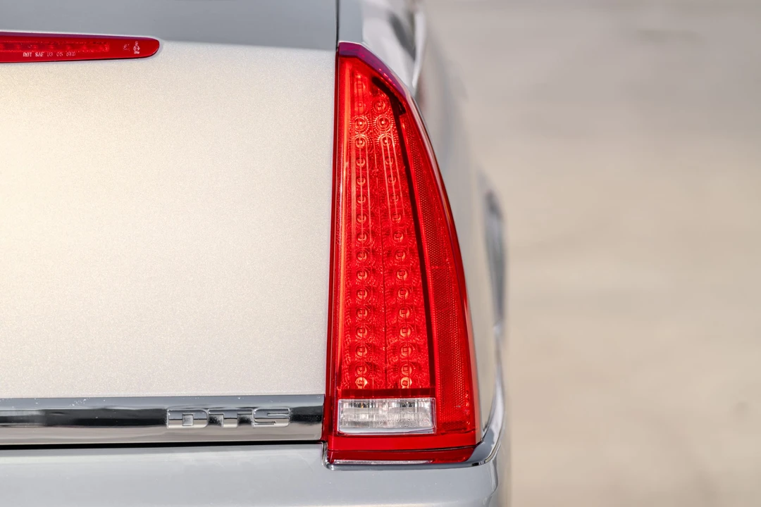 2006 Cadillac DTS - Image 25 of 31