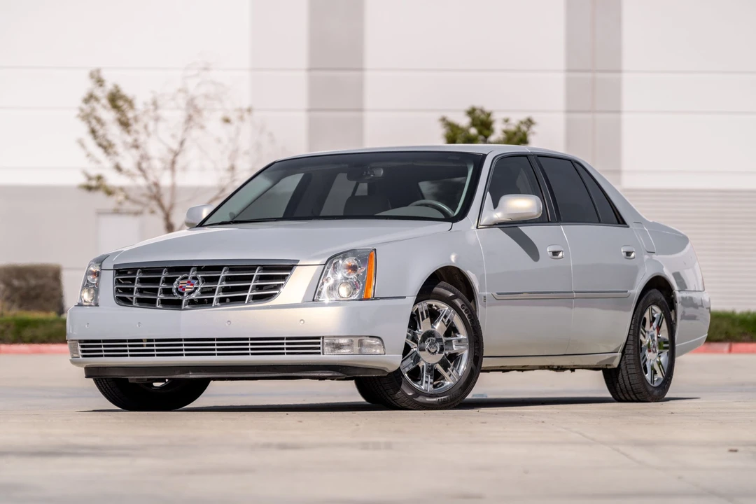 2006 Cadillac DTS - Image 2 of 31