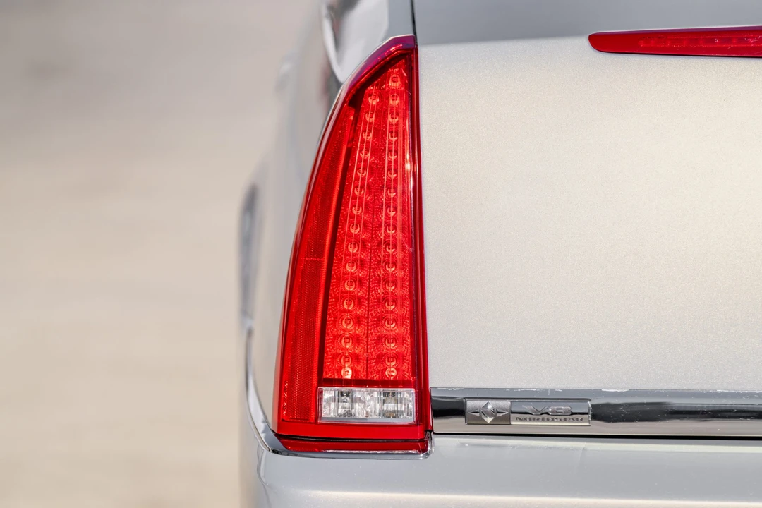 2006 Cadillac DTS - Image 24 of 31