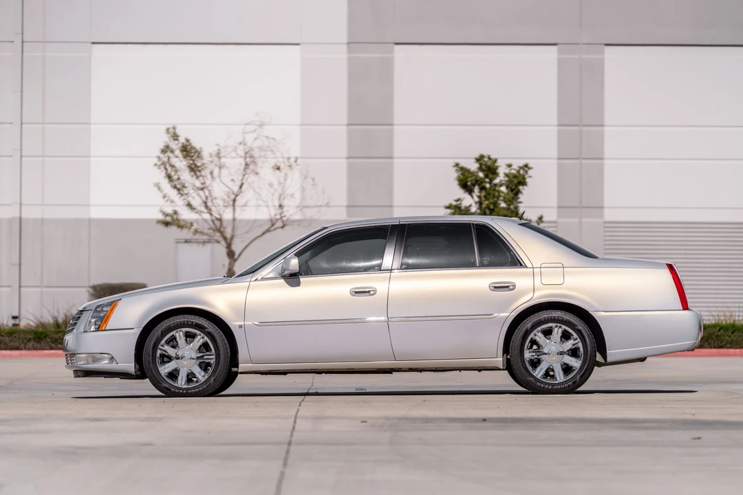2006 Cadillac DTS - Image 3 of 31
