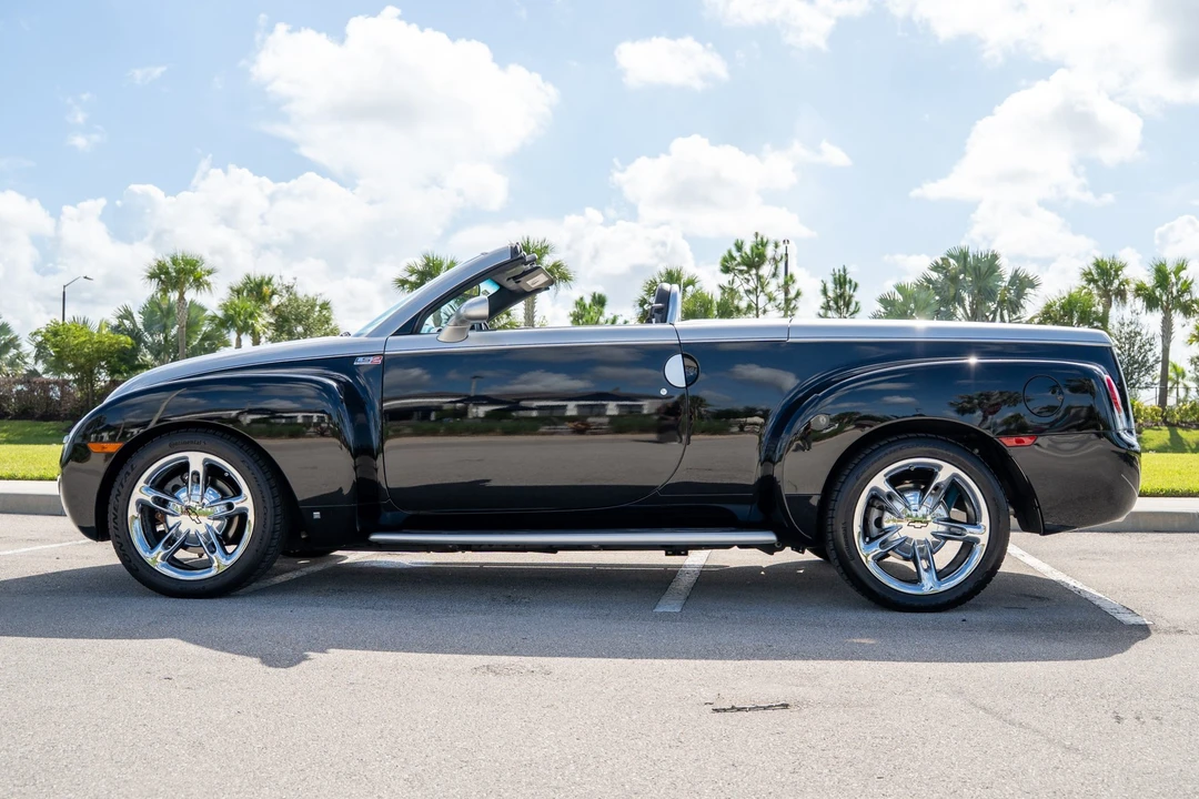 2006 Chevrolet SSR - Image 3 of 31