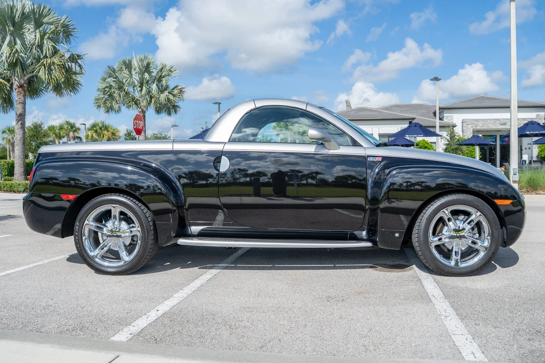 2006 Chevrolet SSR - Image 16 of 31