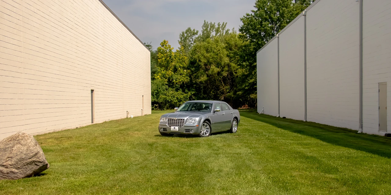 2006 Chrysler 300 (2005-2023) - Image 2 of 31