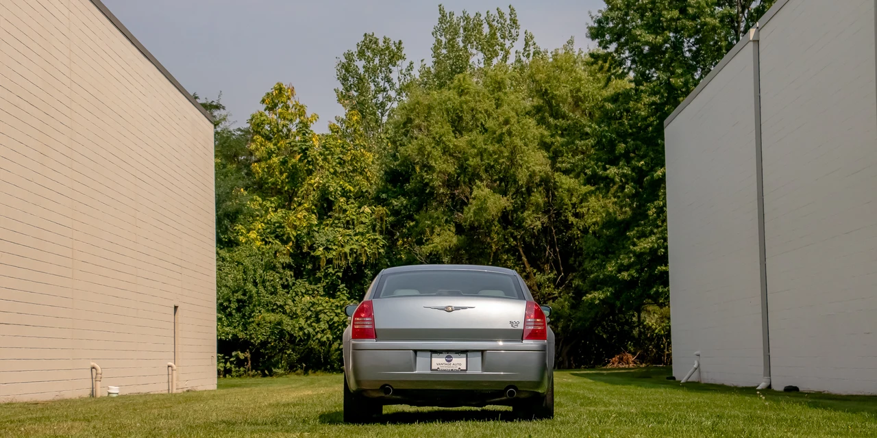 2006 Chrysler 300 (2005-2023) - Image 9 of 31