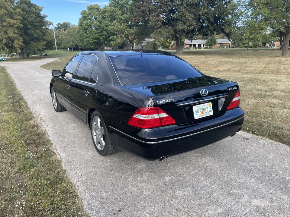 2006 Lexus LS 3rd Gen - Image 24 of 31