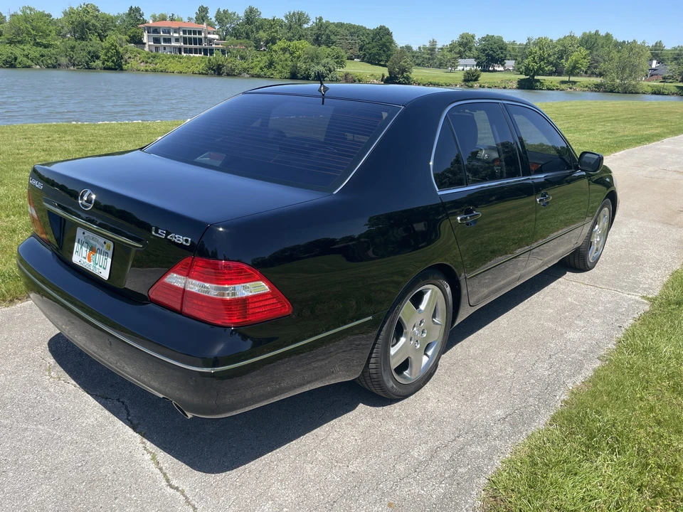 2006 Lexus LS 3rd Gen - Image 17 of 31