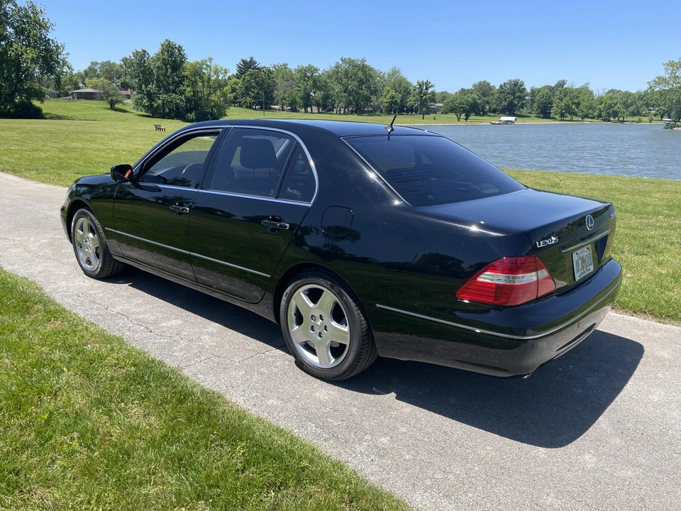 2006 Lexus LS 3rd Gen - Image 12 of 31