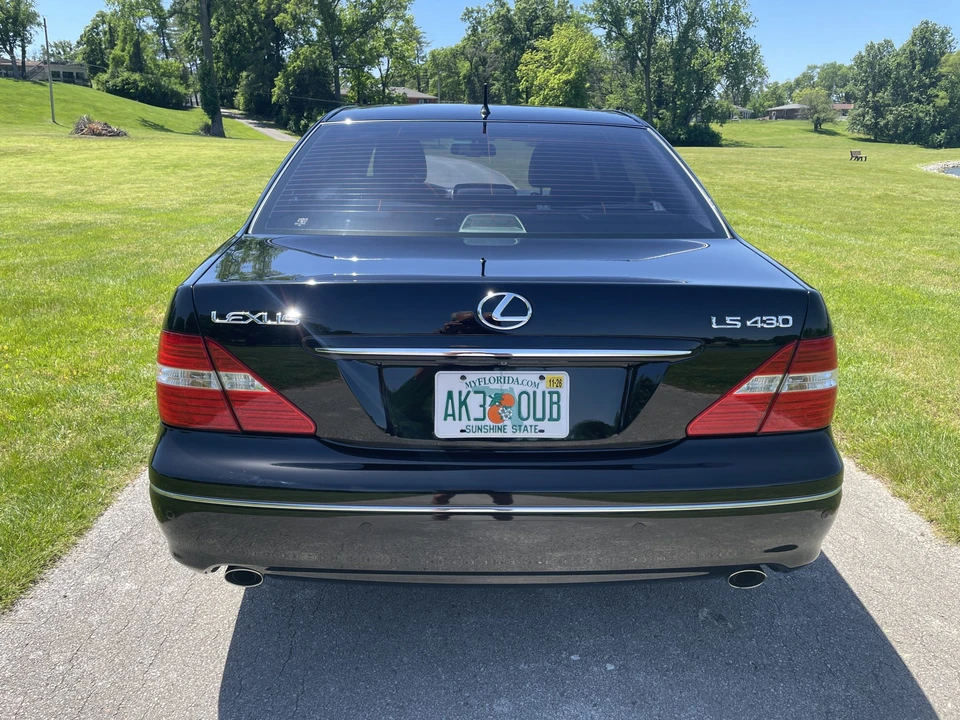 2006 Lexus LS 3rd Gen - Image 14 of 31
