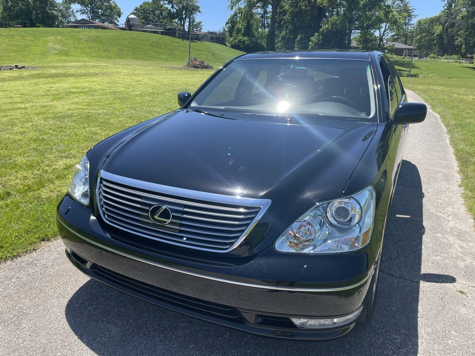 2006 Lexus LS 3rd Gen - Image 4 of 31