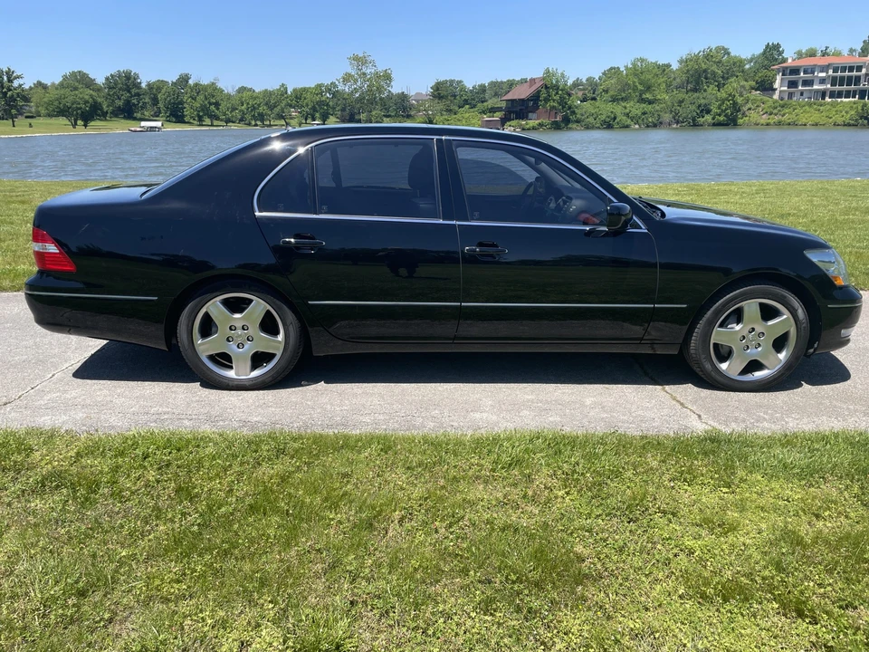 2006 Lexus LS 3rd Gen - Image 20 of 31