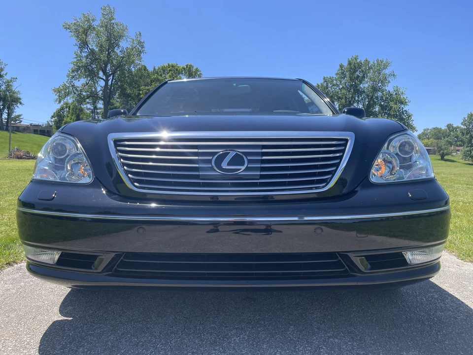 2006 Lexus LS 3rd Gen - Image 3 of 31