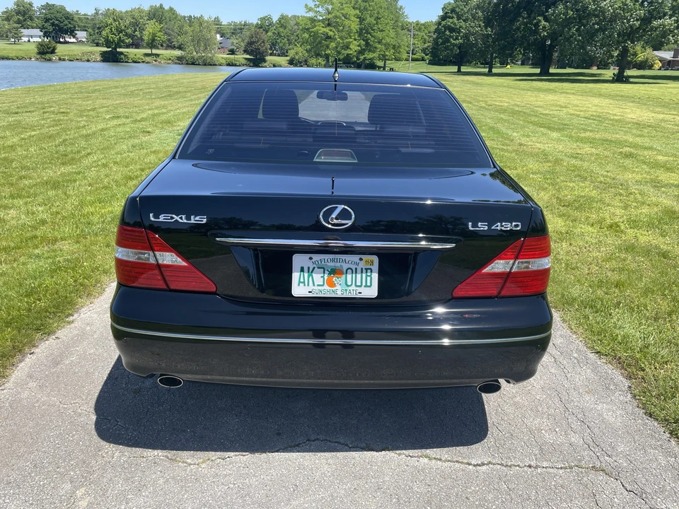 2006 Lexus LS 3rd Gen - Image 13 of 31