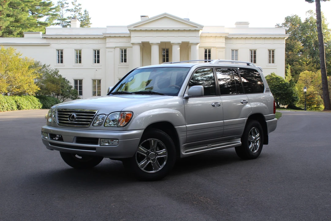 2006 Lexus LX 2nd Gen - Image 5 of 31