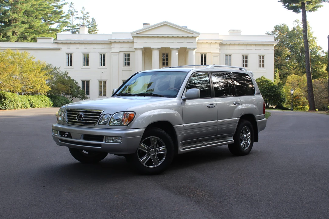 2006 Lexus LX 2nd Gen - Image 4 of 31