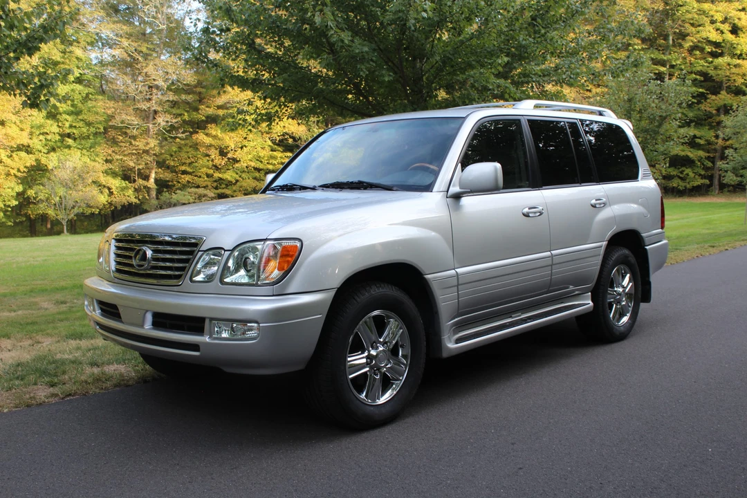 2006 Lexus LX 2nd Gen - Image 2 of 31