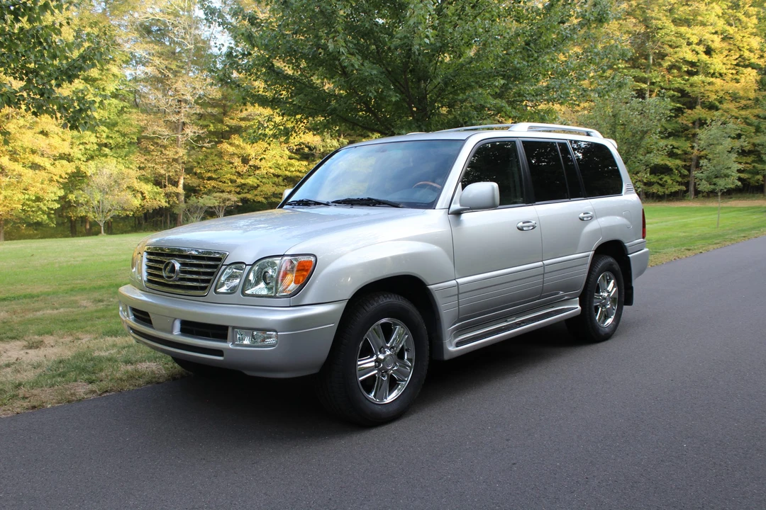 2006 Lexus LX 2nd Gen - Image 6 of 31