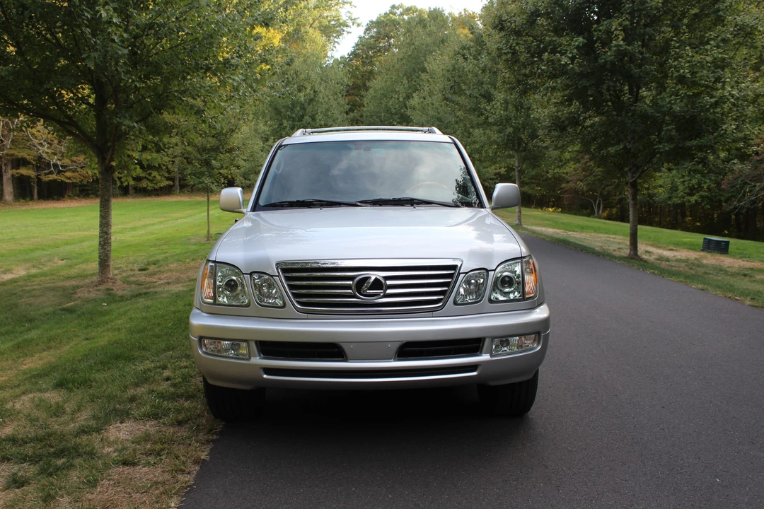 2006 Lexus LX 2nd Gen - Image 10 of 31