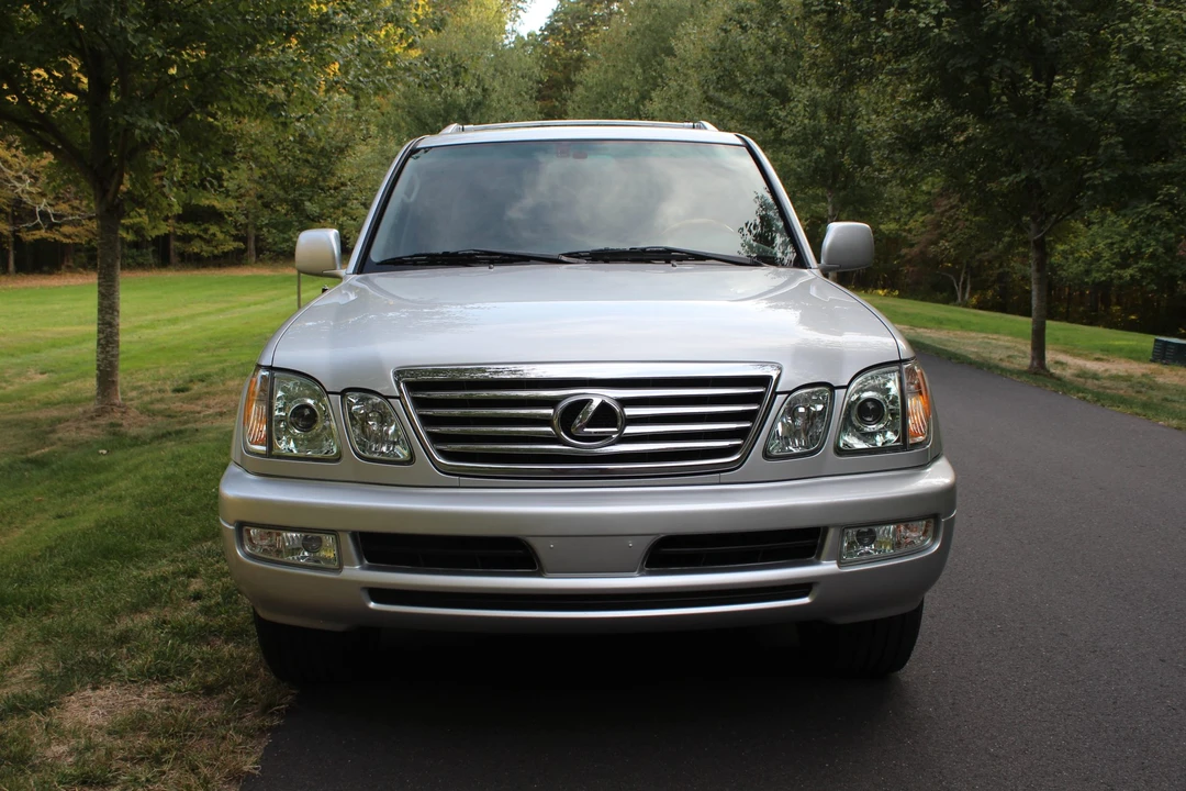 2006 Lexus LX 2nd Gen - Image 9 of 31
