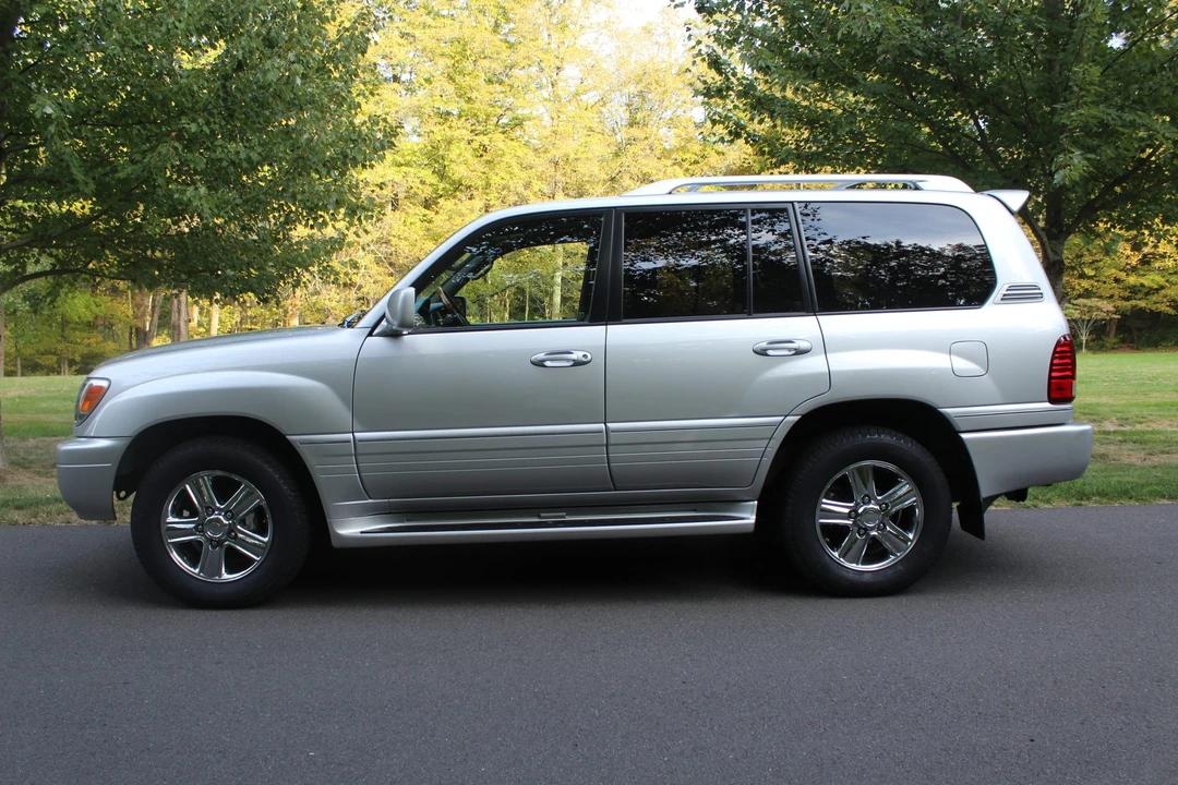 2006 Lexus LX 2nd Gen - Image 25 of 31