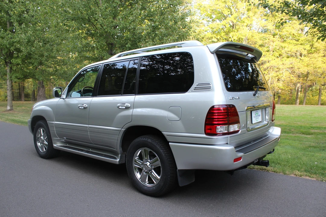 2006 Lexus LX 2nd Gen - Image 24 of 31