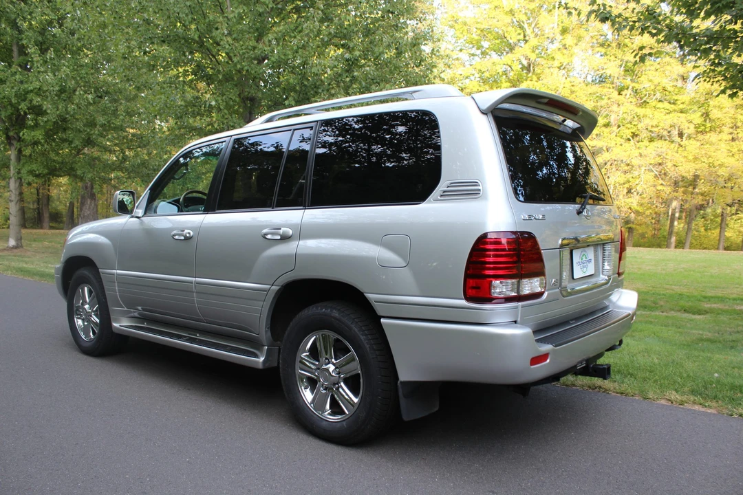 2006 Lexus LX 2nd Gen - Image 23 of 31