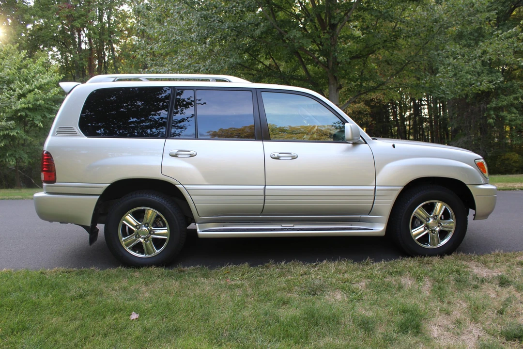 2006 Lexus LX 2nd Gen - Image 15 of 31