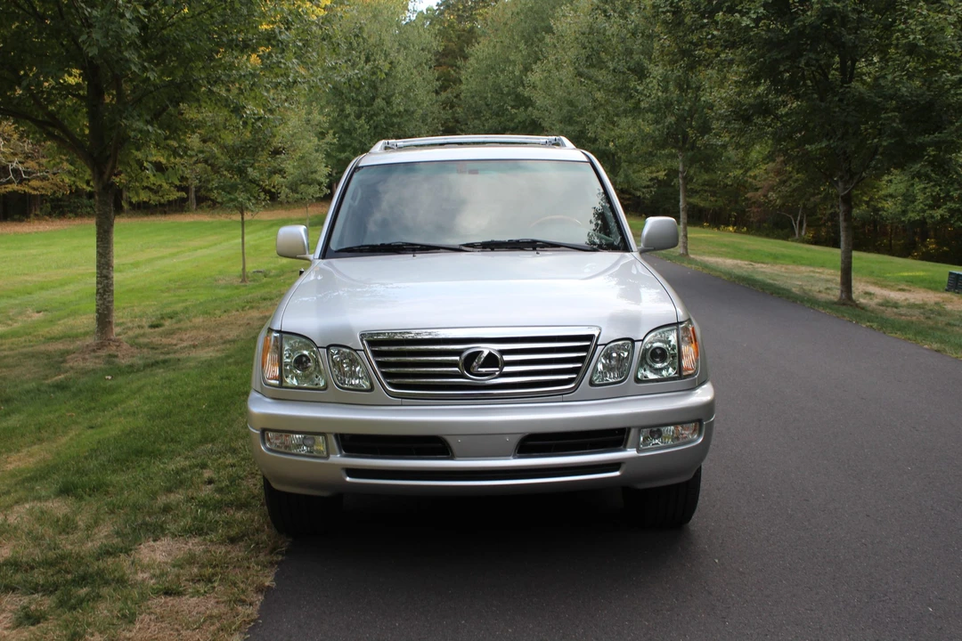 2006 Lexus LX 2nd Gen - Image 12 of 31
