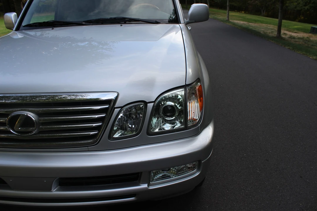 2006 Lexus LX 2nd Gen - Image 29 of 31