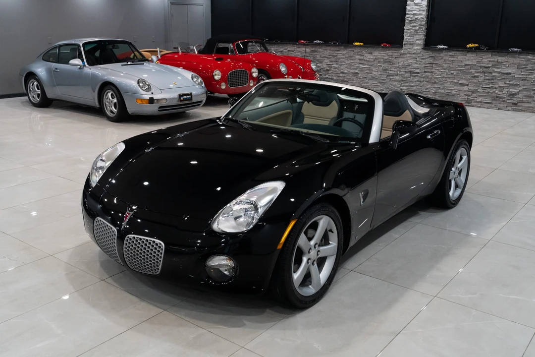 2006 Pontiac Solstice - Image 2 of 31