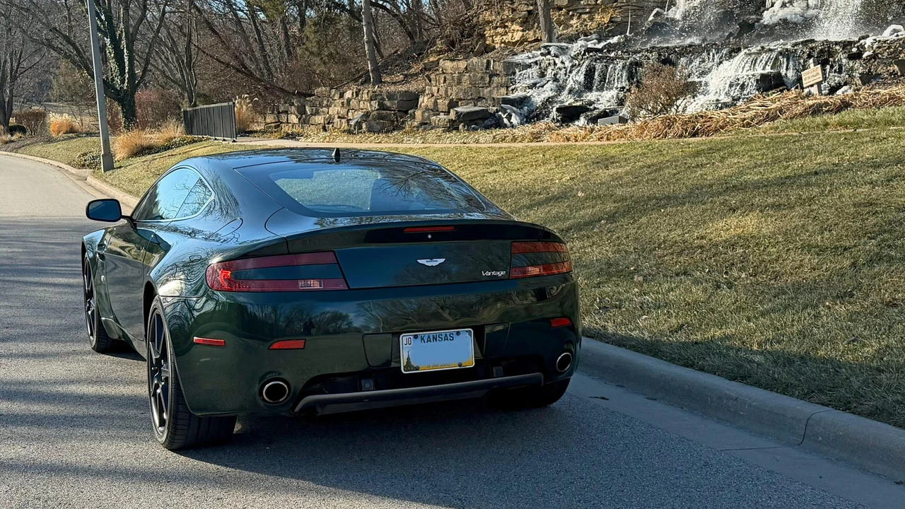 2007 Aston Martin V8 Vantage (2006-2017) - Image 7 of 31