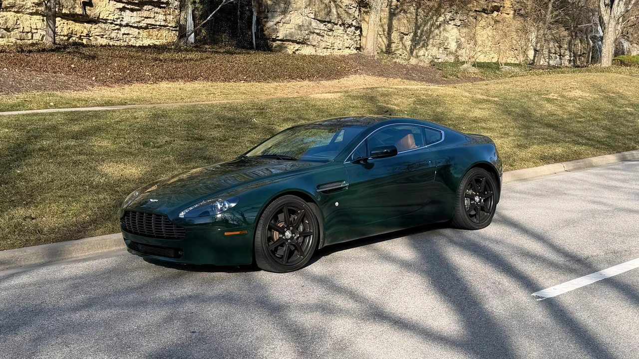 2007 Aston Martin V8 Vantage (2006-2017) - Image 2 of 31
