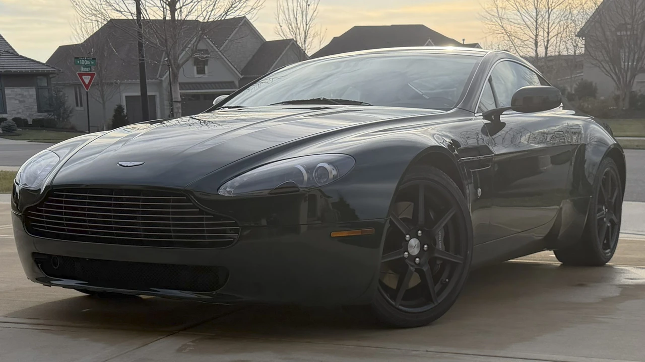 2007 Aston Martin V8 Vantage (2006-2017) - Image 13 of 31