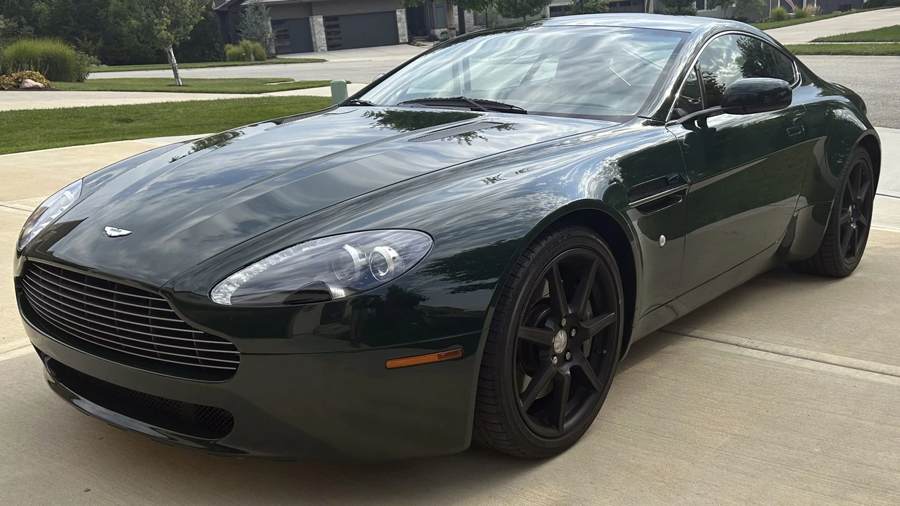 2007 Aston Martin V8 Vantage (2006-2017) - Image 10 of 31