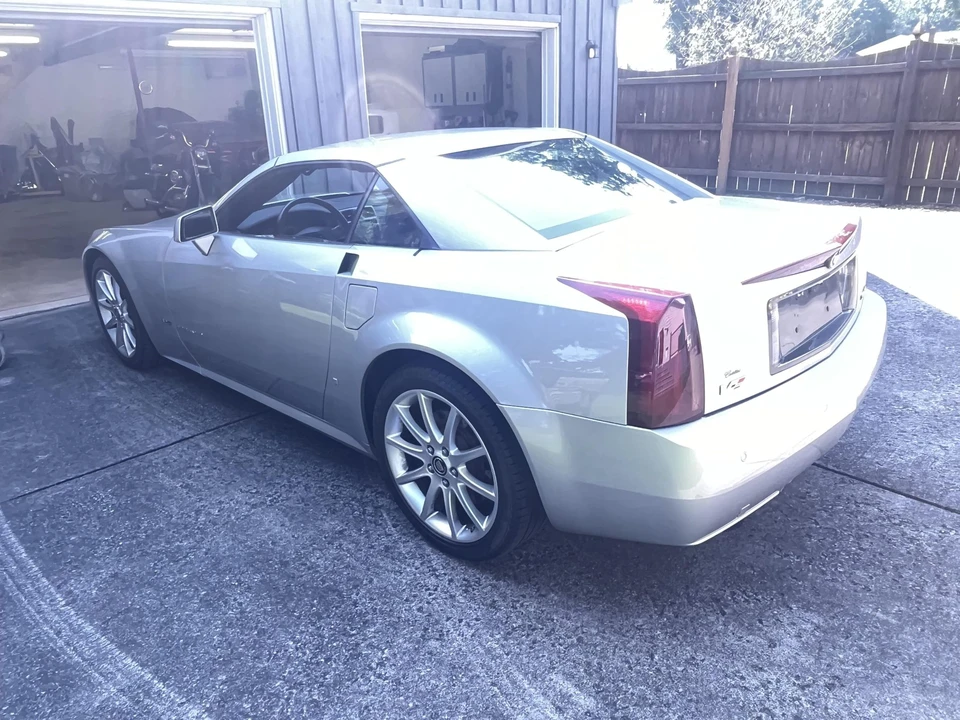 2007 Cadillac XLR-V - Image 13 of 31