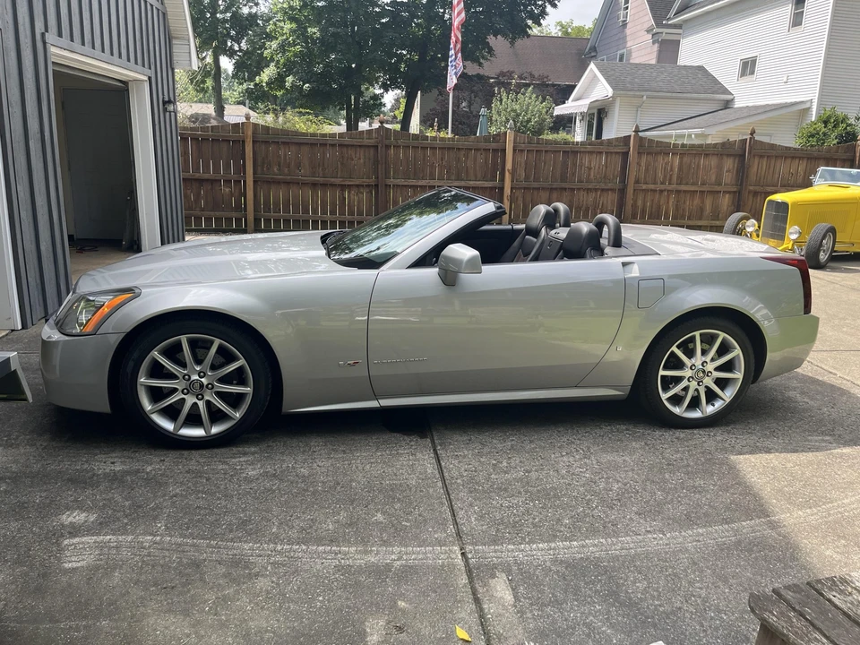 2007 Cadillac XLR-V - Image 21 of 31
