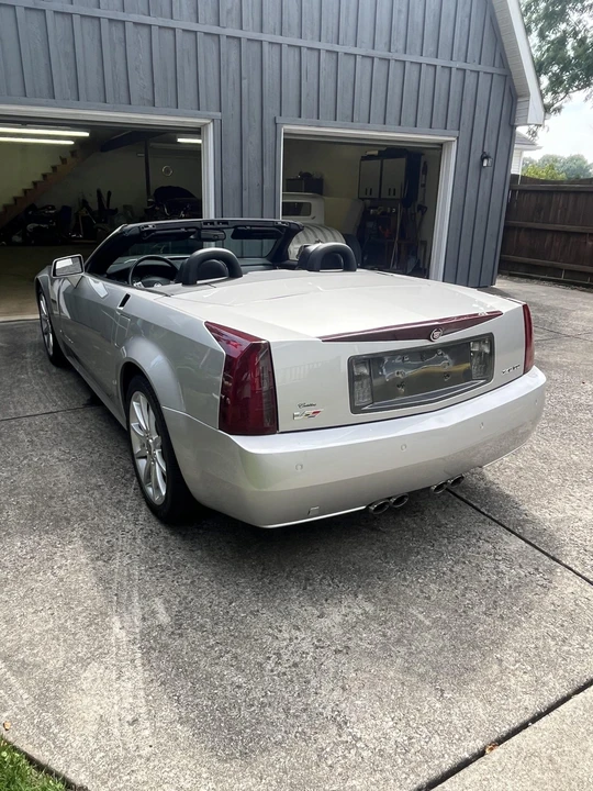 2007 Cadillac XLR-V - Image 20 of 31