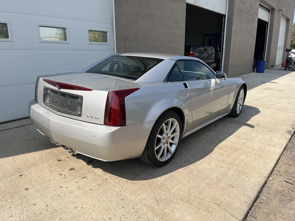 2007 Cadillac XLR-V - Image 4 of 31
