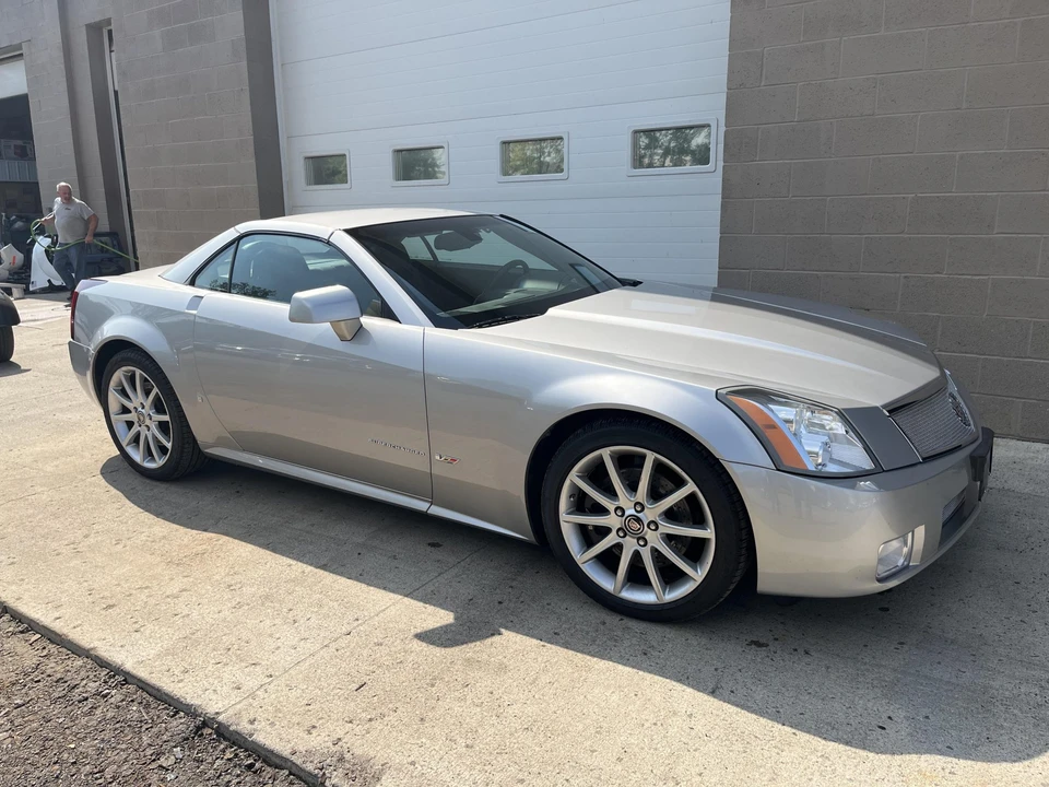 2007 Cadillac XLR-V - Image 3 of 31