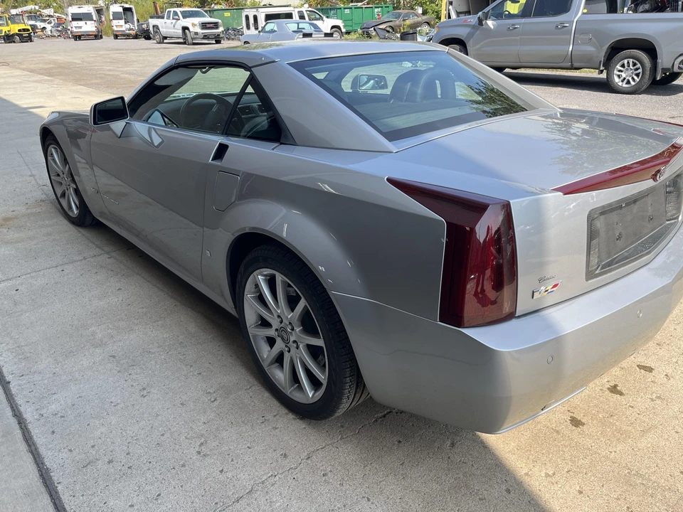 2007 Cadillac XLR-V - Image 5 of 31